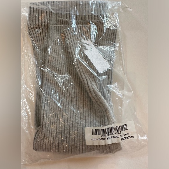 Lunya Cozy cotton Silk ribbed Bike Short size Small in mellow grey heather NWOT - Picture 4 of 4